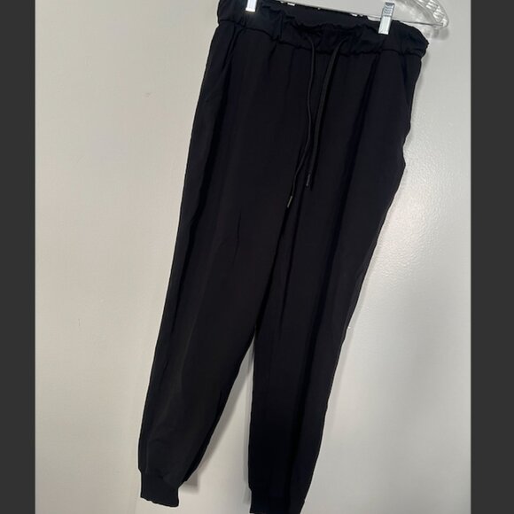 Stretch High-Rise Jogger Shorter Length Size 8 - Picture 2 of 3